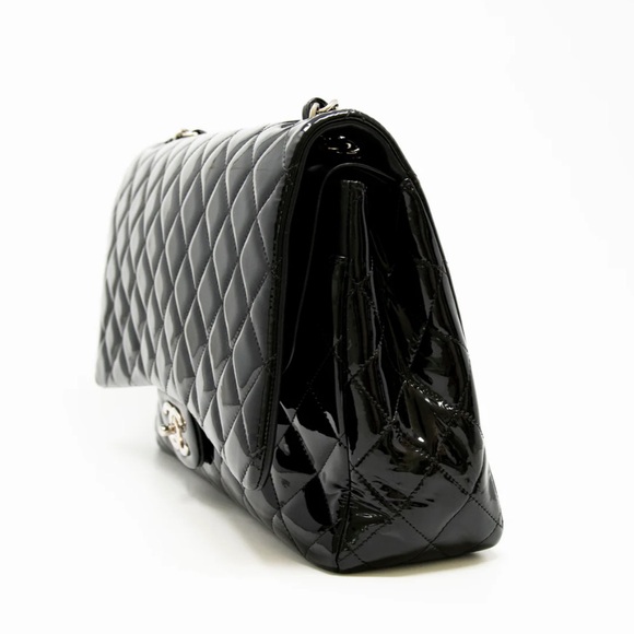 Chanel Black Maxi Classic Flap - Picture 2 of 16